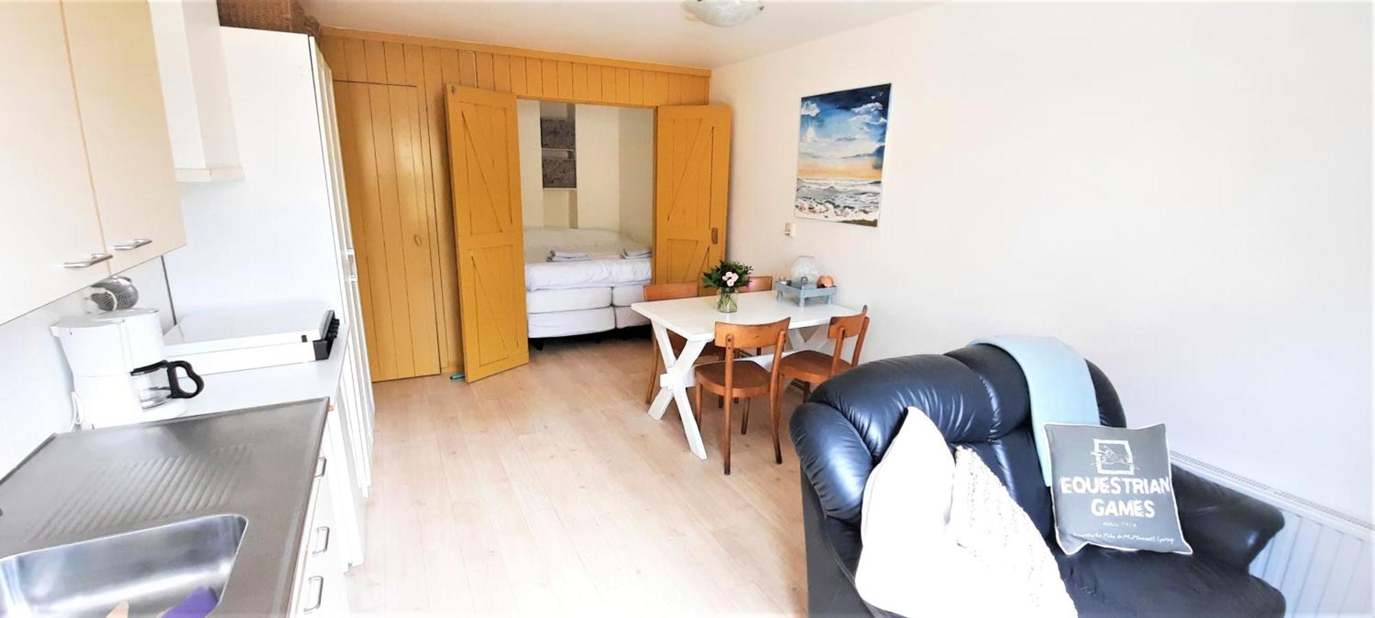 Appartement 2 Met Terras Aan De Tuin Van Op De Roemte Baflo Kültér fotó